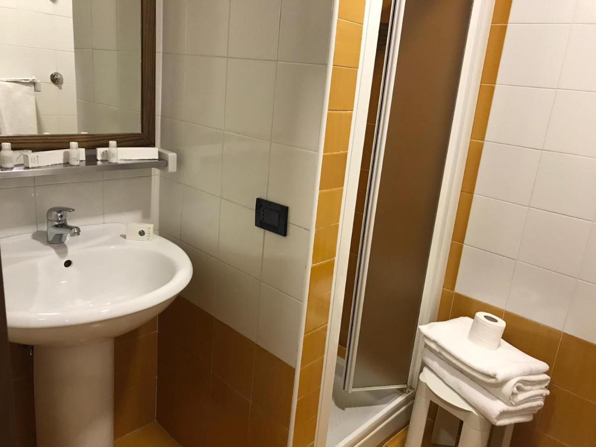 Hotel Fly Casoria Eksteriør bilde